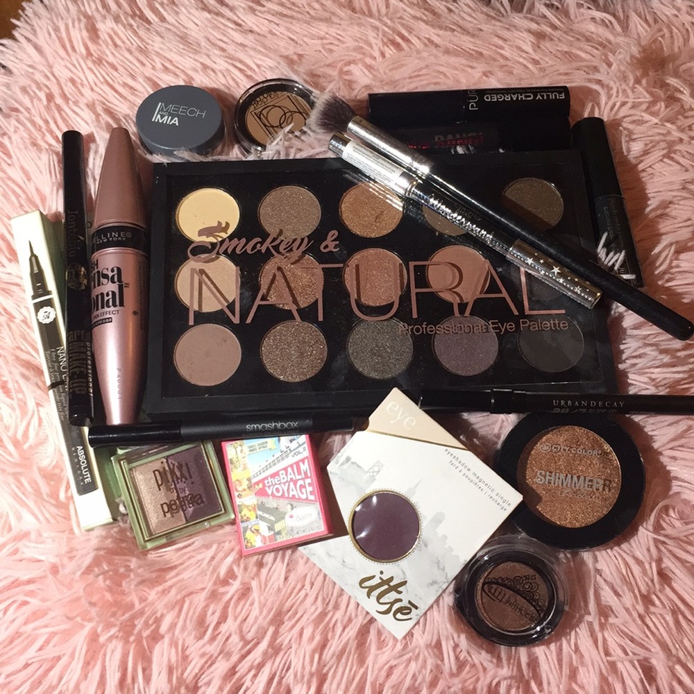 Makeup bundle